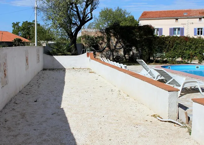 Family Friendly House With A Swimming Pool Valtura, - 7324 Vakantiehuis